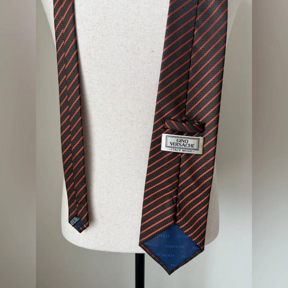 Gucci, Salvatore Ferragamo, Gino Versache, Burberry Men Tie’s Set - Picture 7 of 12